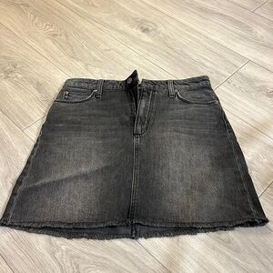 Joe’s Jeans Black Denim Skirt Size 26